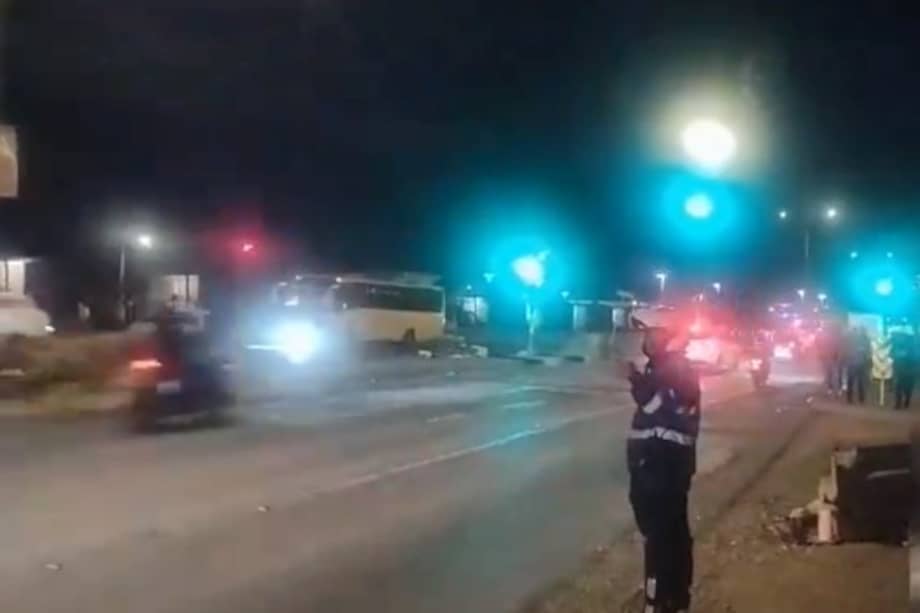 Después de más de una hora de bloqueos en la calle 13, manifestantes se dispersan y se recupera la movilidad