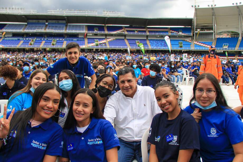 El estadio Pascual Guerrero fue testigo del juramento de miles de jóvenes beneficiarios de “Todas y todos a estudiar”.