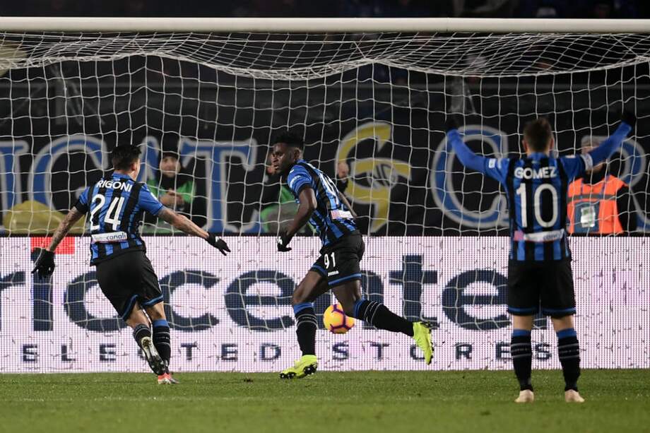 Duván Zapata delantero del Atalanta. / AFP
