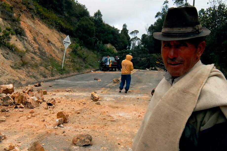 Más de 30 vías bloqueadas por protestas campesinas