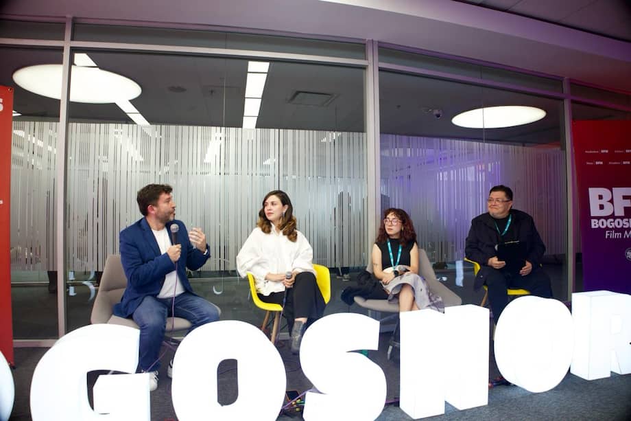 De izq. a der.: Andrés Ruiz, Laura Camila Arévalo Domínguez, Daniela Llanos y Jaime E. Manrique.