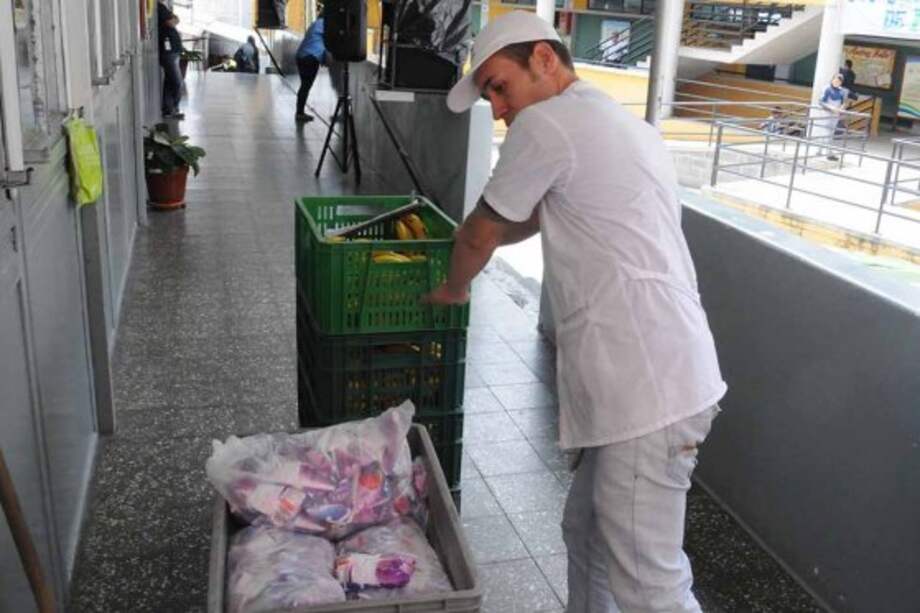 Lupa al contrato de refrigerios escolares en Santander