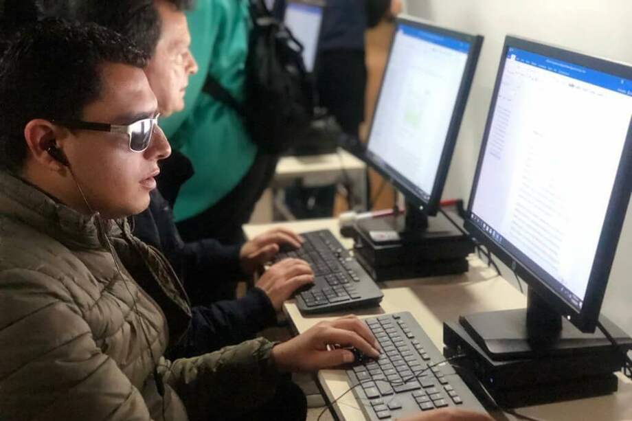 "Geografía de Colombia" fue lanzado de forma física en 2011 y tiene 7 capítulos. / Cortesía Igac.