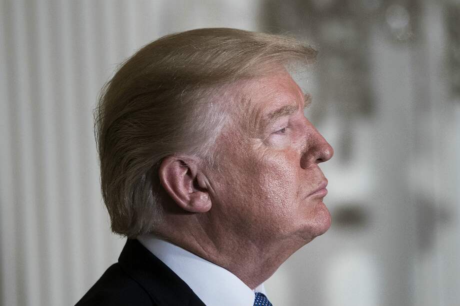 En Estados Unidos, el presidente solo puede ser destituido después de ser acusado en una votación de la Cámara de Representantes y luego condenado por una mayoría de dos tercios del Senado. / AFP