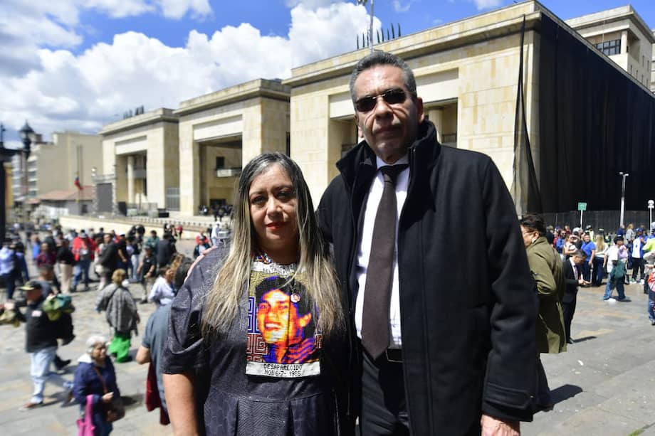 Durante más de 30 años, Pilar Navarrete buscó a su esposo, mientras que Gabriel Andrade visitaba una tumba en Barranquilla en la que no estaban los restos de su padre.