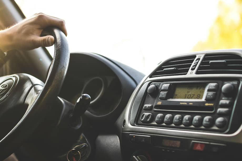 El kilometraje es uno de los factores clave al evaluar la compra de un carro usado, ya que está directamente relacionado con su desgaste y rendimiento.