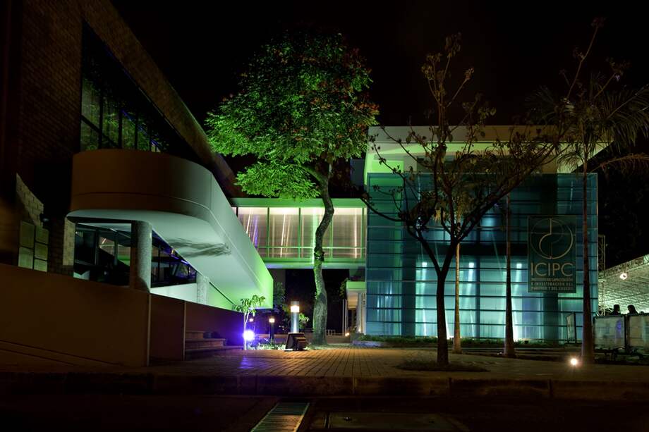 ¿Quiénes están detrás de la industria del plástico?