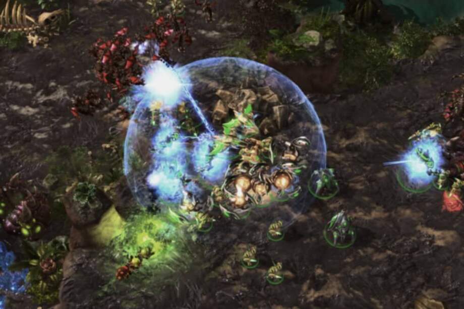 AlphaStar (en verde) en el videojuego StarCraft II. / Agencia Sinc - DeepMind