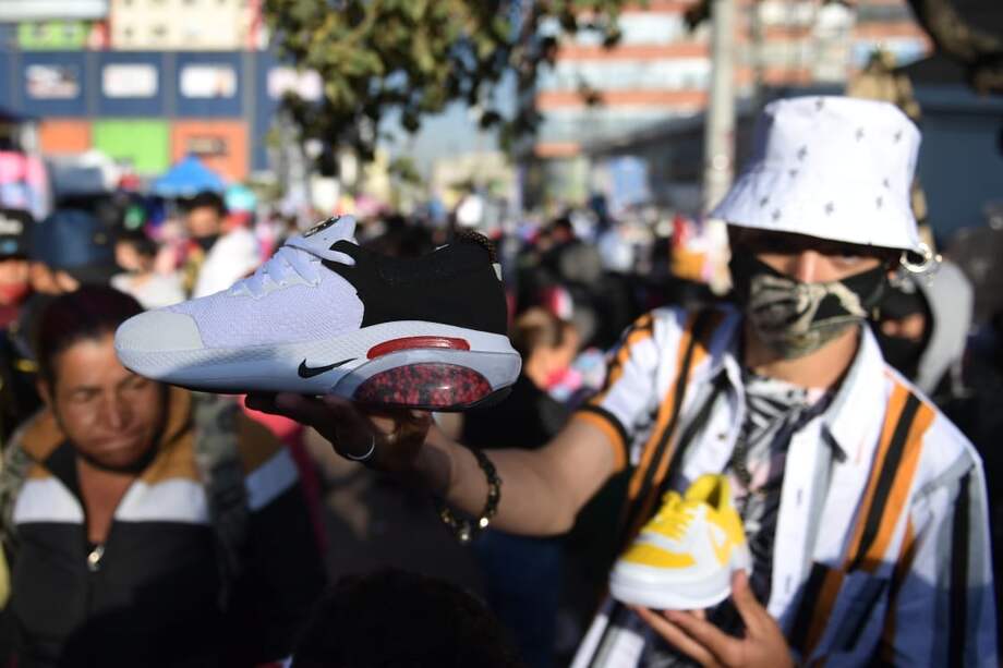 La alcaldesa de Bogotá ha pedido a los comercios que mantengan rigurosamente los protocolos de bioseguridad, para evitar que se presenten contagios por COVID-19, más ahora que la capital ha tenido un aumento en los casos y fallecimientos.