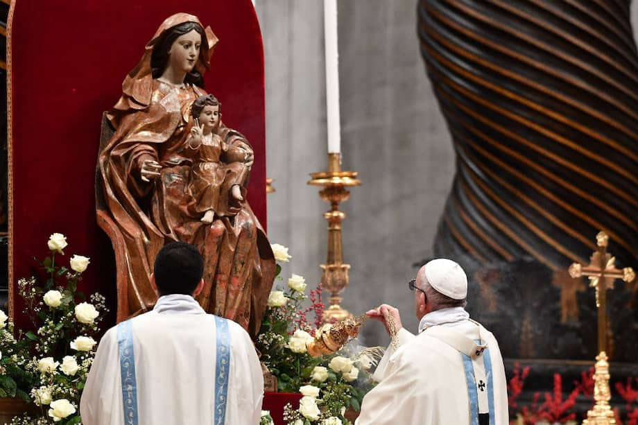 El papa Francisco durante la misa de Año Nuevo. / AFP