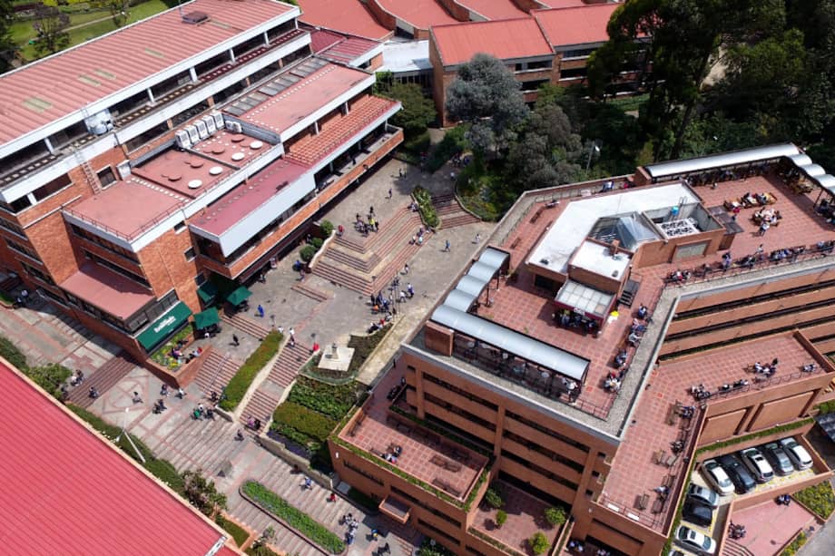 “Se cumplieron 140 años de la fundación de la Universidad Externando, nacida sobre las cenizas de la Constitución radical de 1863”: Óscar Alarcón.