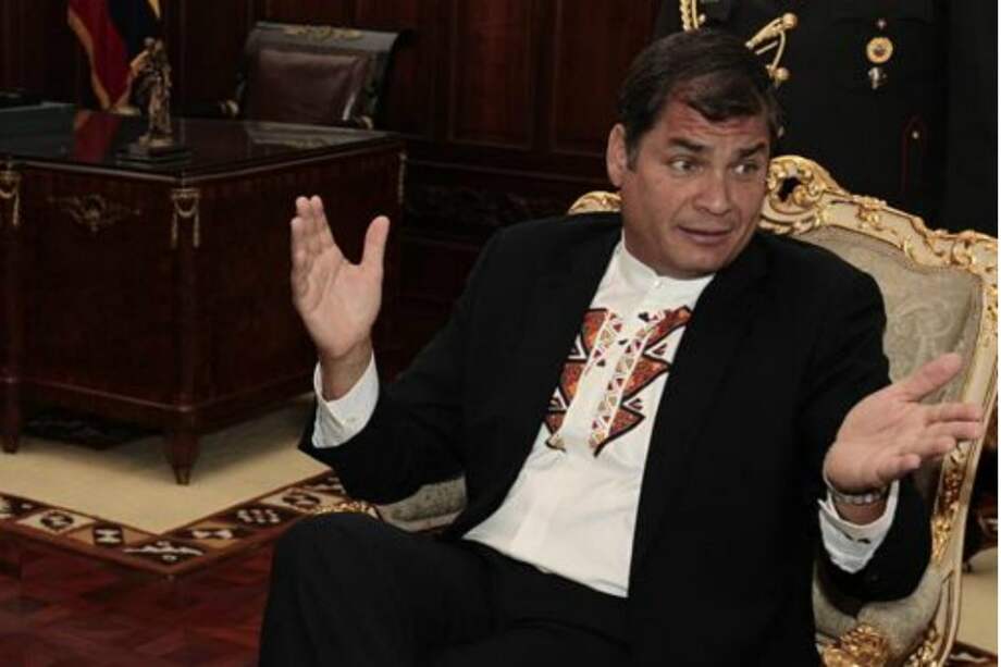 Gobierno ecuatoriano quiere tomar US$ 240 millones de banca para los pobres