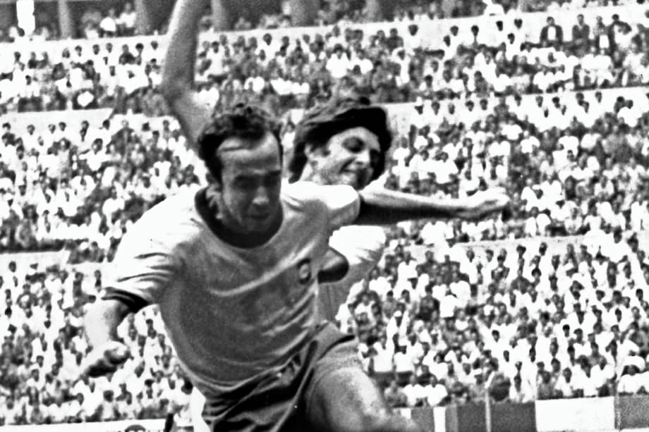 El brasileño Tostão, en sus épocas de futbolista. / Efe