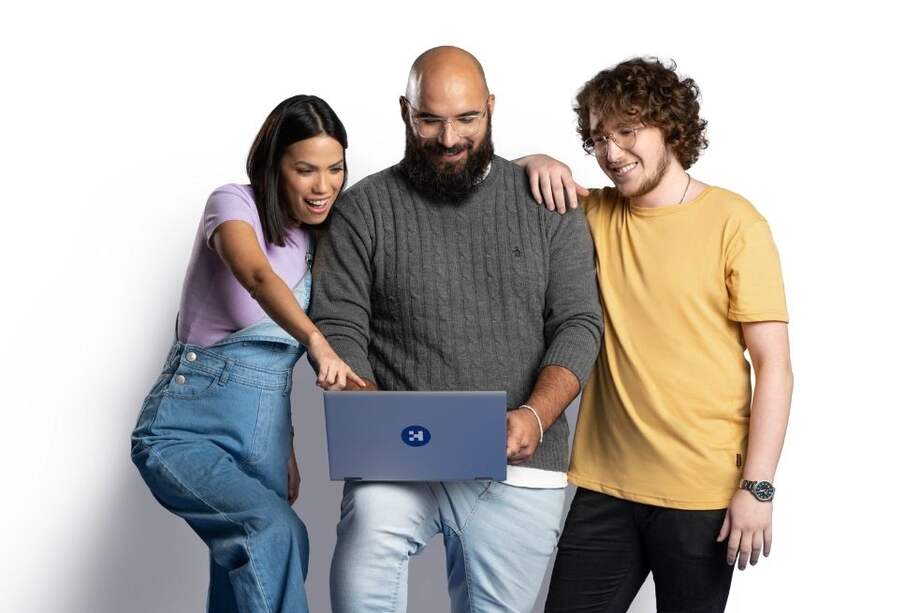 Aprende este mes sobre: Introducción al Yoga, wellness: Mejora tu salud y estilo de vida, jardinería casera: Cultiva, decora y vive verde, entre otras habilidades.