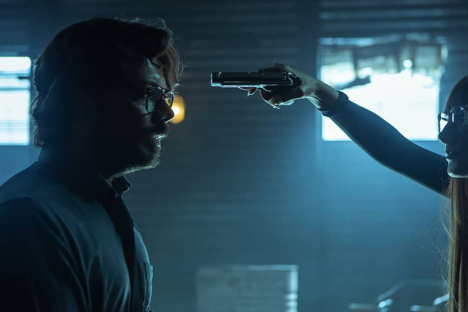 La Banda lleva encerrada más de 100 horas en el Banco de España, han conseguido rescatar a Lisboa pero viven uno de sus peores momentos tras haber perdido a uno de los suyos.