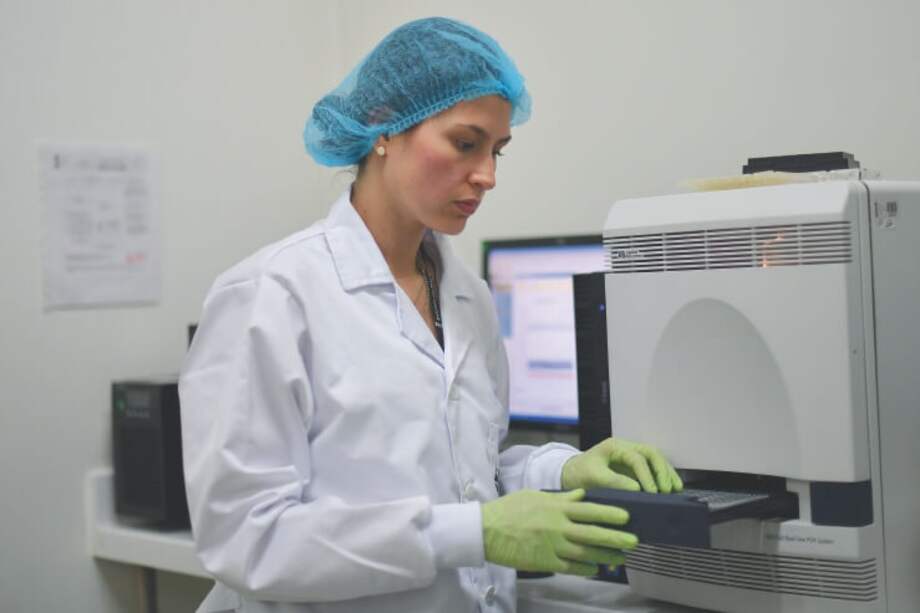 Érika Ospitia es bacterióloga y epidemióloga del Instituto Nacional de Salud (INS). / José Vargas - El Espectador