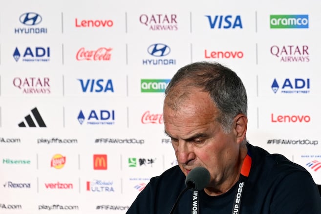 El loco en su laberinto: ¿qué pasa con Marcelo Bielsa y la selección de Uruguay?