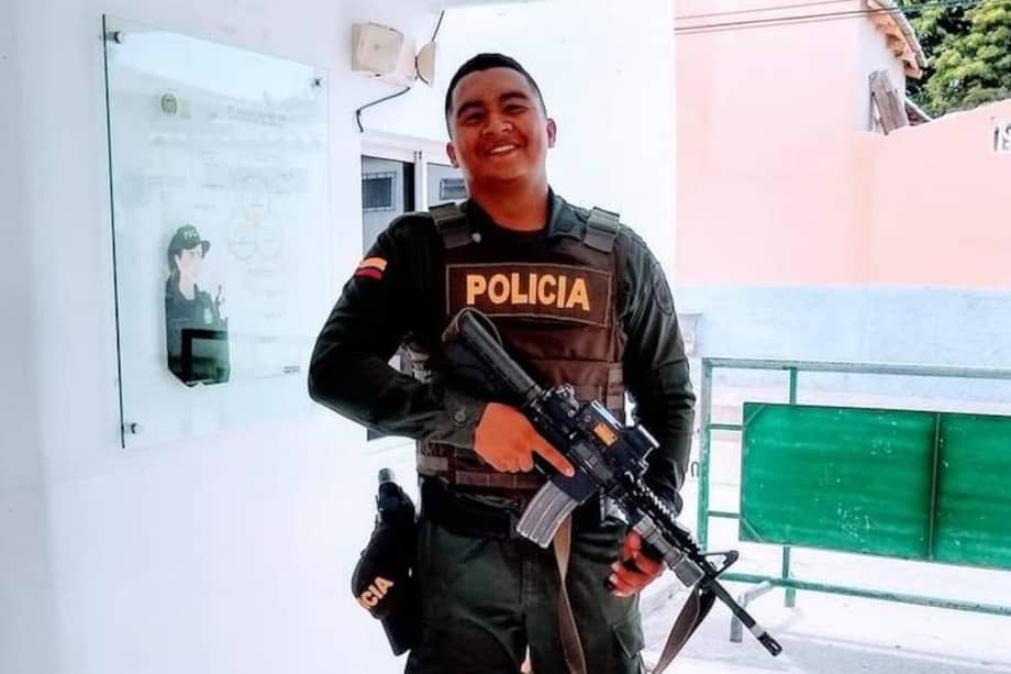 Denilson Scott Gonzáles, de 23 años, asegura que los policías deben "servir a toda la sociedad, no a unos cuantos".