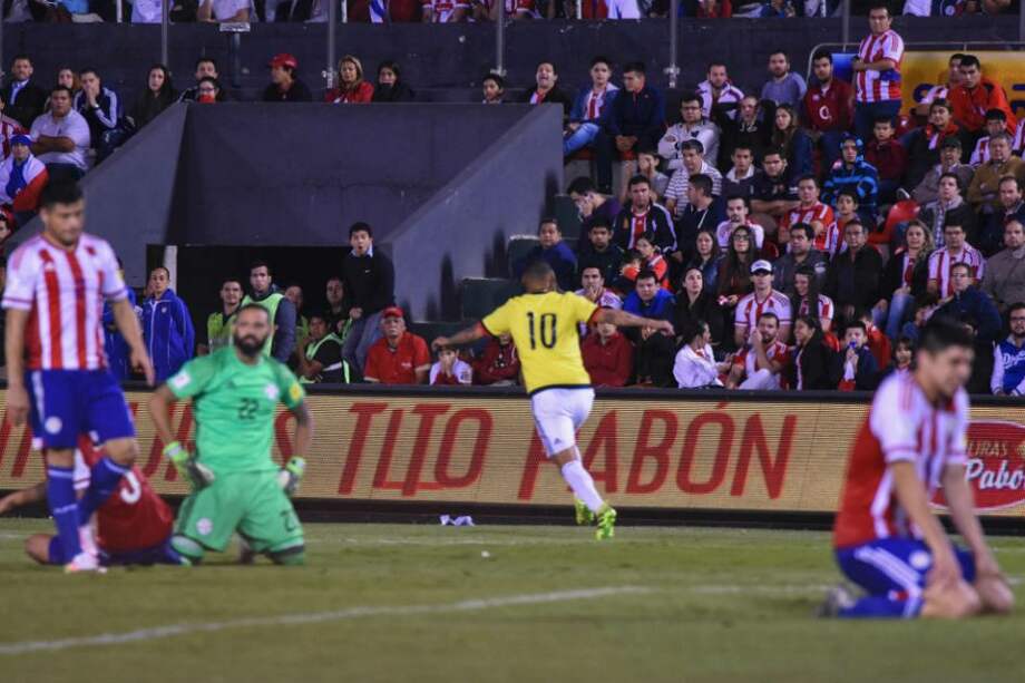 Cardona celebra el agónico gol del triunfo ante Paraguay. Foto: AFP