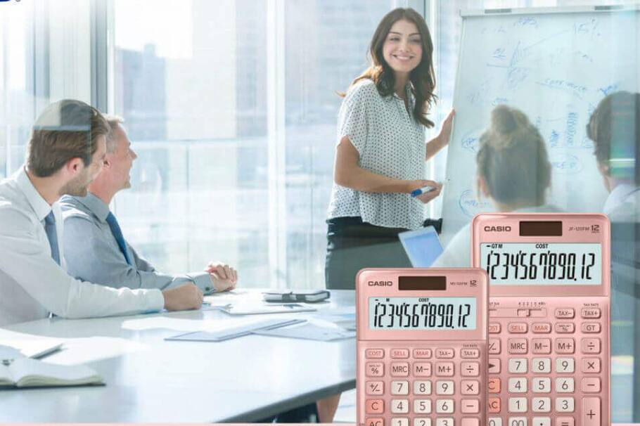 Las niñas de rosado, los niños de azul: Casio se disculpa con las mujeres por una polémica calculadora