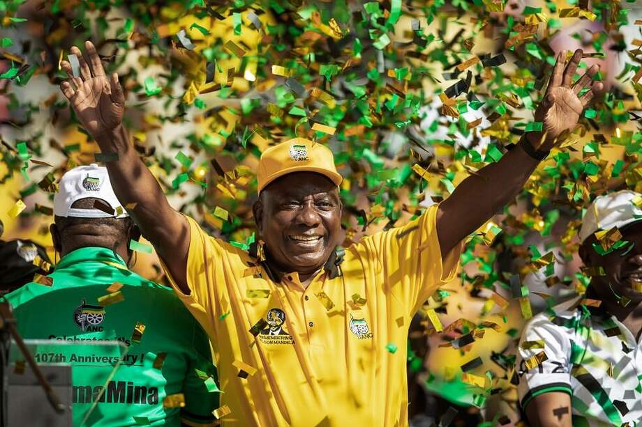 Cyril Ramaphosa, actual presidente encargado, es el más opcionado para ocupar la jefatura de Estado tras las elecciones, en medio de una tensión social y económica que dejó su antecesor, que dimitió en febrero de 2018. / AFP