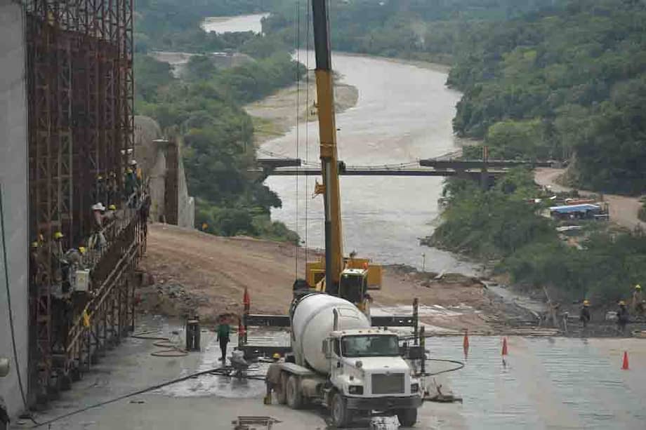Según el Gobierno, la inversión en obras civiles tuvo un crecimiento cercano al 25% en el primer trimestre del año. / Archivo - El Espectador