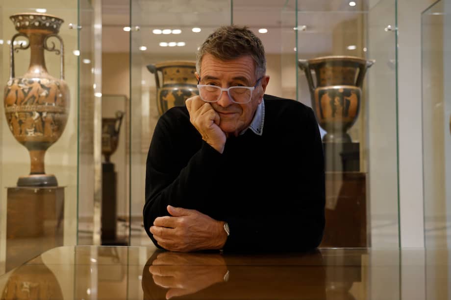 El escritor argentino Guillermo Saccomanno fue el más reciente ganador del Premio Alfaguara por su novela 'Arderá el viento'.