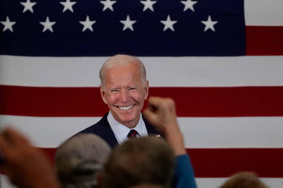 Joe Biden, quien fue expresidente en la administración de Barack Obama, dice que en su presidencia hará inversiones en infraestructura para apoyar la competitividad de la clase media.