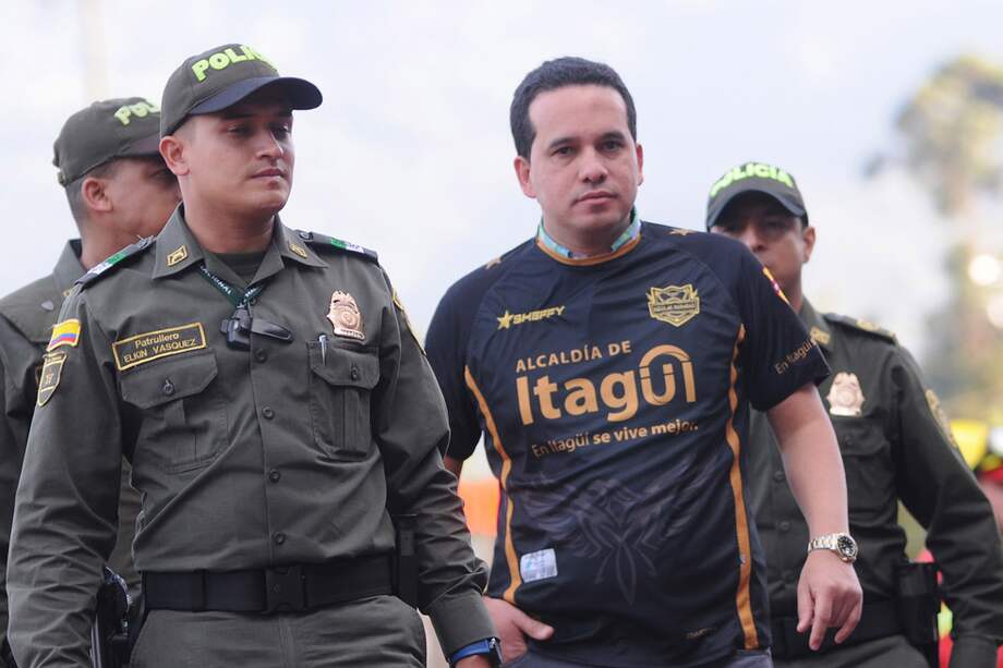 Tras un operativo ejecutado por la Policía y la Fiscalía se logró frustrar un supuesto atentado contra el alcalde de Itagüí, Carlos Andrés Trujillo. / Luis Benavides