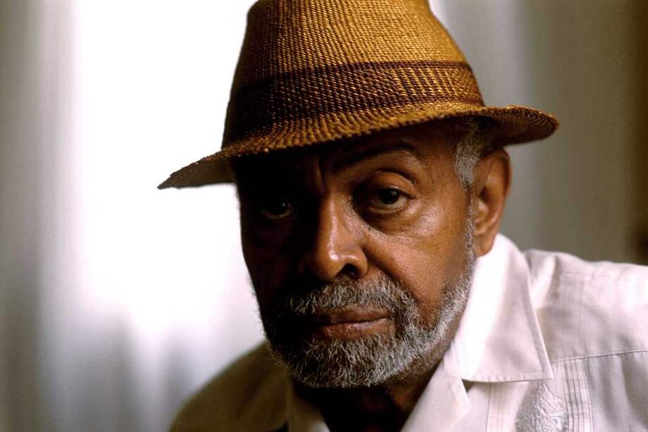 Leroi Jones (1934-2014) optó por dar de baja su nombre de pila para trocarse en la figura de Amiri Baraka. / AFP