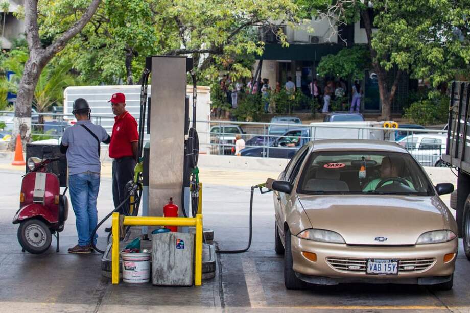 La caída del precio del crudo venezolano plantea un desafío para una economía altamente dependiente de este recurso.