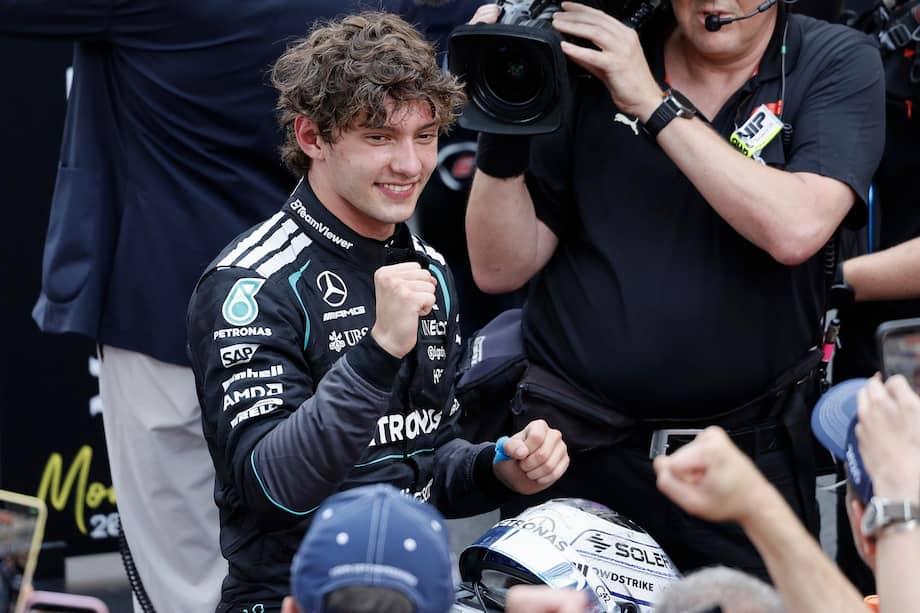 MONACO (Monaco), 07/06/2026.- Mercedes driver Andrea Kimi Antonelli of Italy celebrates after winning the Formula One Grand Prix of Monaco at the Circuit de Monaco racetrack in Monaco, 07 June 2026. (Fórmula Uno, Italia) EFE/EPA/SEBASTIEN NOGIER