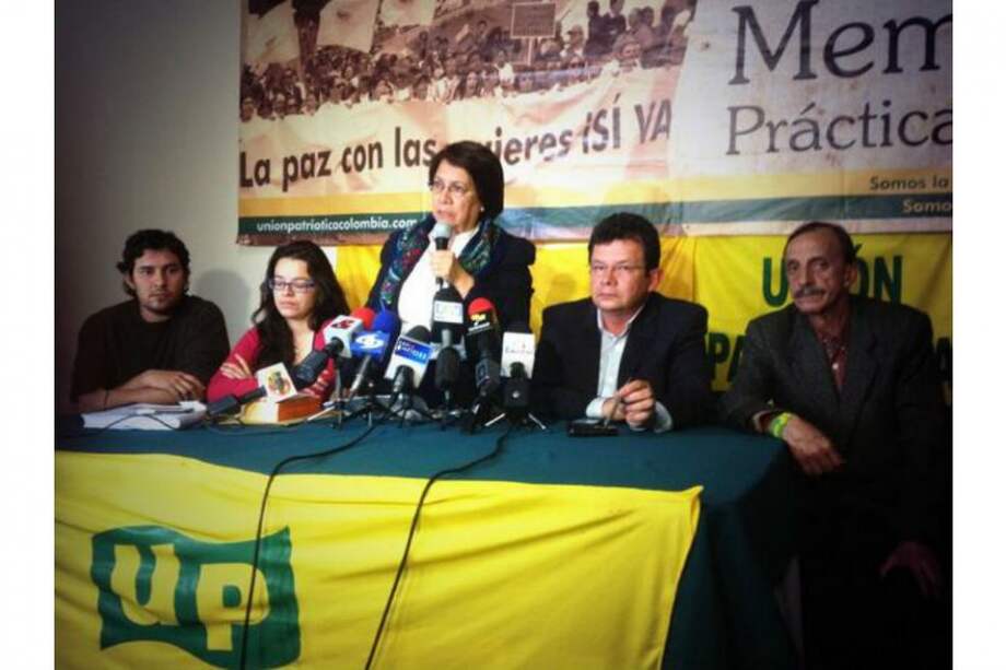 Aída Avella anuncia su apoyo a la reelección de Santos