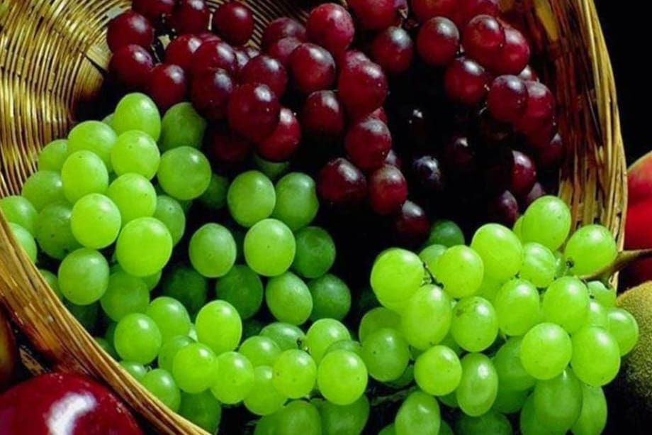 Jugo de tomate de árbol y uvas para el dolor de cabeza