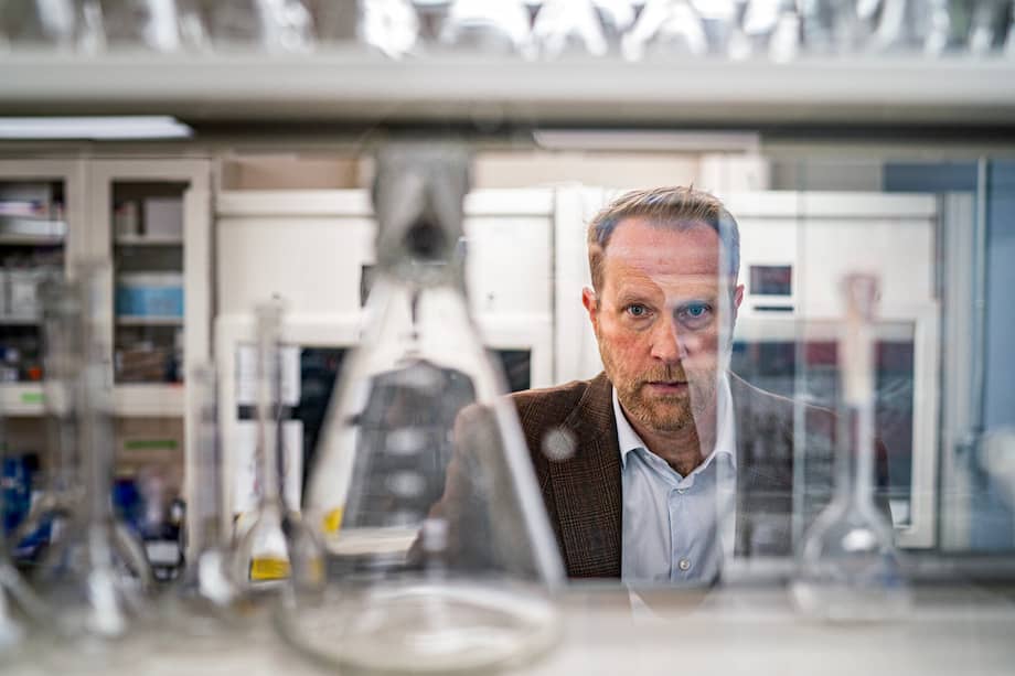 Matthew Campen, el toxicólogo que está al frente del laboratorio de la Universidad de Nuevo México.