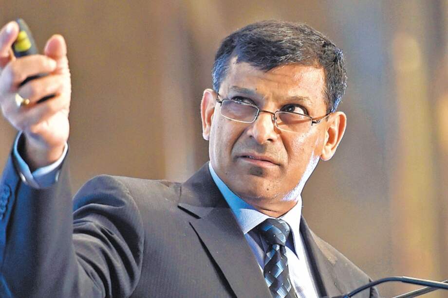 Para Raghuram Rajan, el Gobierno debe garantizar la prestación de los servicios públicos. / AFP