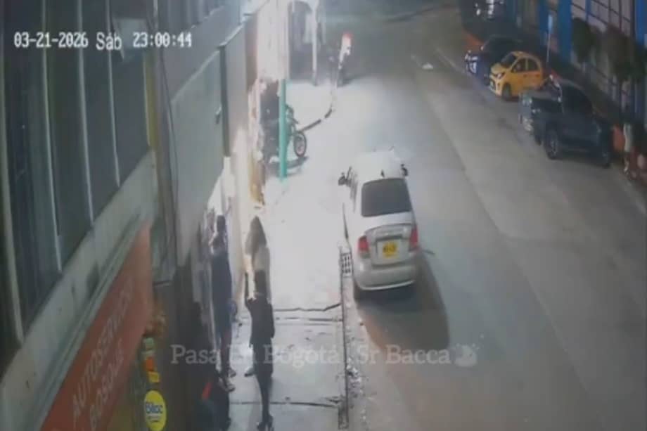 El atraco ocurrió en una pizzería de Rafael Uribe, donde delincuentes armados despojaron a clientes de sus pertenencias y escaparon.