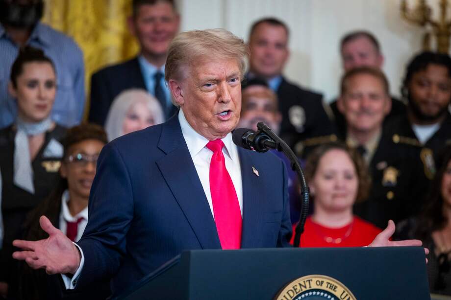 El presidente de Estados Unidos, Donald Trump, habla en un evento para el llamado "gran y hermoso proyecto de ley" en la Sala Este de la Casa Blanca en Washington, DC, EE. UU., el 26 de junio de 2025. Trump dijo que quiere que el proyecto de ley esté en su escritorio antes del 4 de julio, aunque está previsto que el Congreso esté fuera toda esa semana.