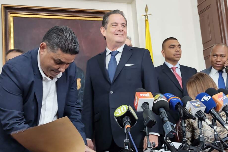 Cambio Radical presentó ante el Congreso de la República una contrarreforma a la salud.