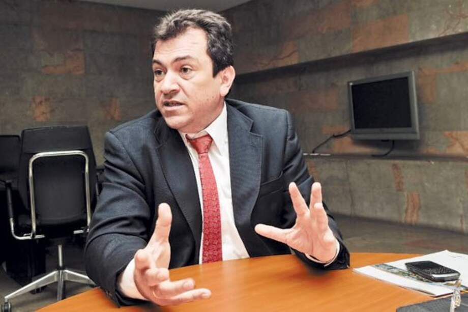 Alonso Salazar dice que en los verdes "la palabra vale menos de diez centavos"