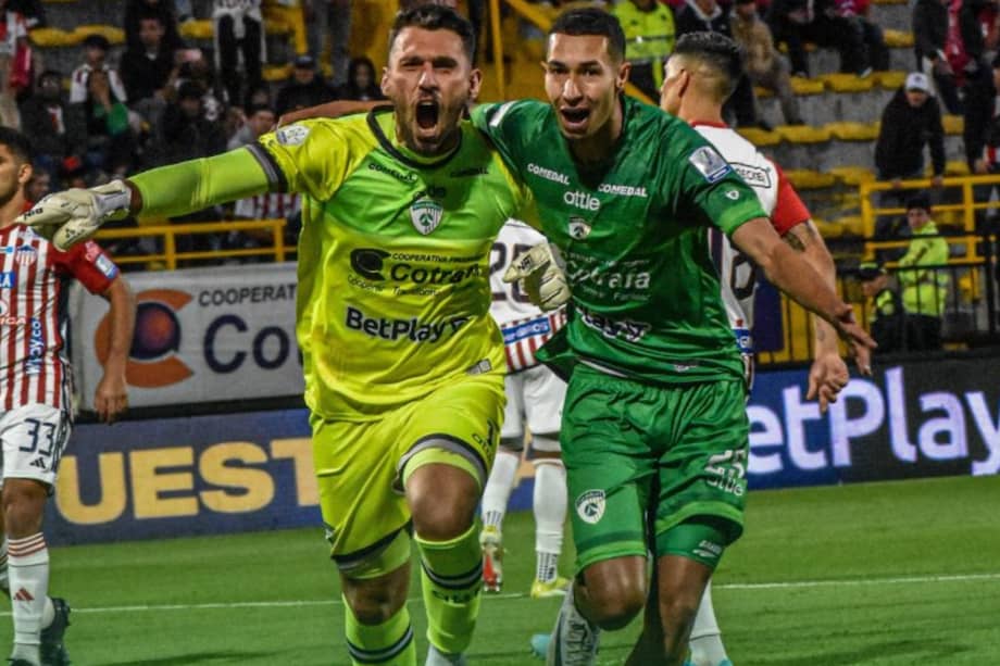 El portero Washington Ortega (izq.) fue el autor del gol de Equidad.