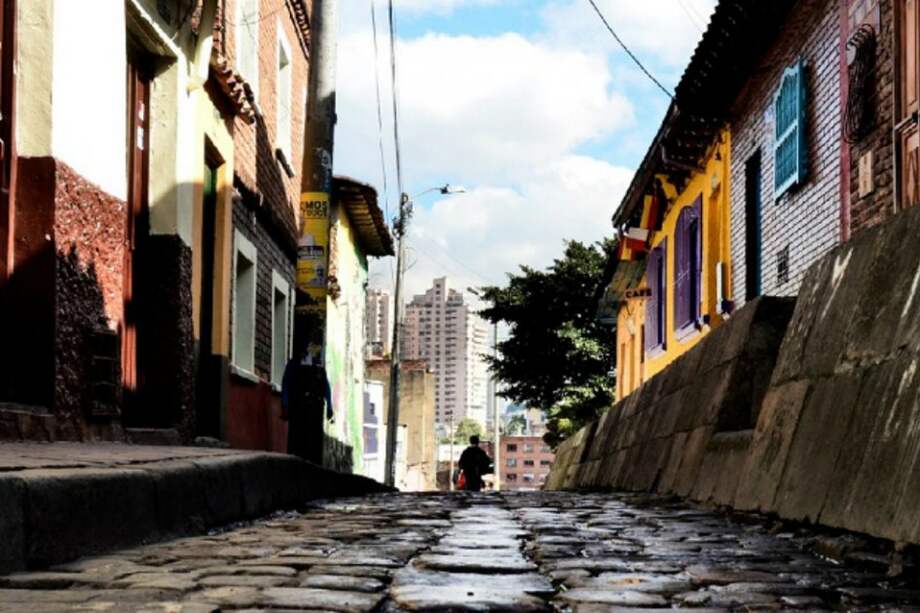 Callejón del Embudo uno de los lugares claves para el recorrido histórico y religioso por el centro de Bogotá. / Instituto Distrital de Turismo.