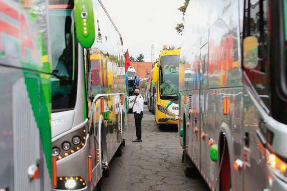 El Gobierno insistió en la importancia de cumplir con las medidas de prevención del contagio en terminales buses e infraestructura asociada a este tipo de transporte.