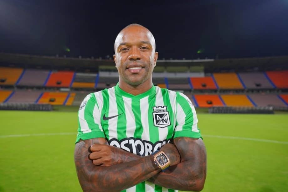 El jugador llega desde los Rayados de Monterrey en México.