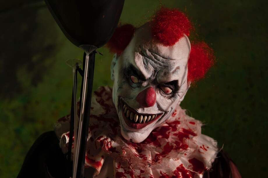 Imagen de referencia. El delincuente, disfrazado de payaso, escapó tras el ataque; las autoridades mantienen operativos para identificarlo y capturarlo.