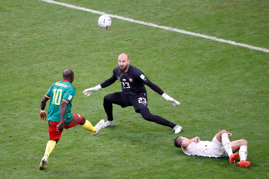Vincent Aboubakar define de "globito" el tercer gol de Camerún, que significó el empate contra Serbia.