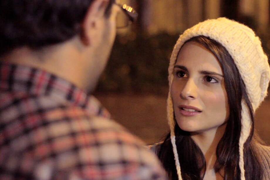 Alejandro Estrada y Vanessa Chaplot en una escena de media hora en la que el ritmo es responsabilidad del diálogo.