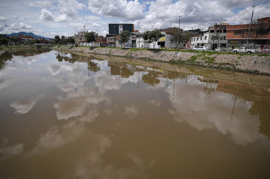 Inundaciones en vías y caños se viven en Bogotá y Soacha esta temporada de lluvias.