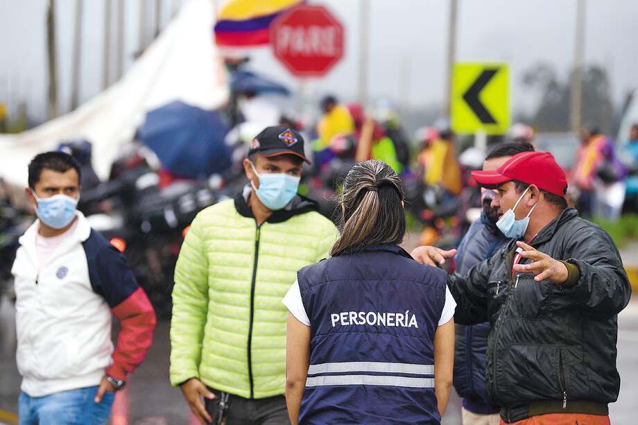 En Bogotá hay 22 comisiones de derechos humanos que buscan prevenir abusos a los marchantes.