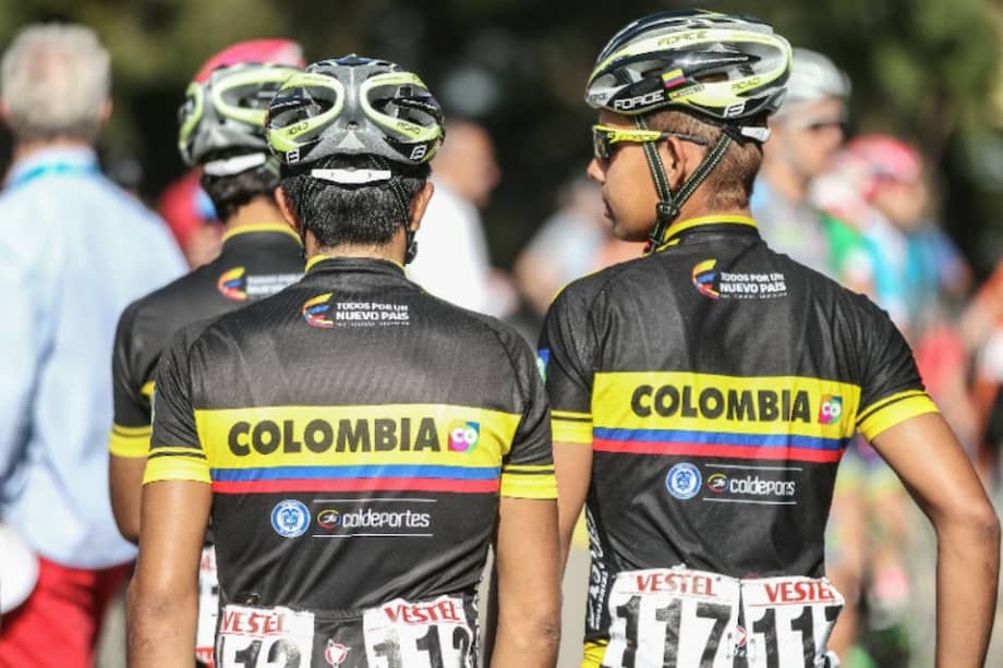 El Team Colombia ya está en España para afrontar La Vuelta. Foto: colombiacyclingpro.com